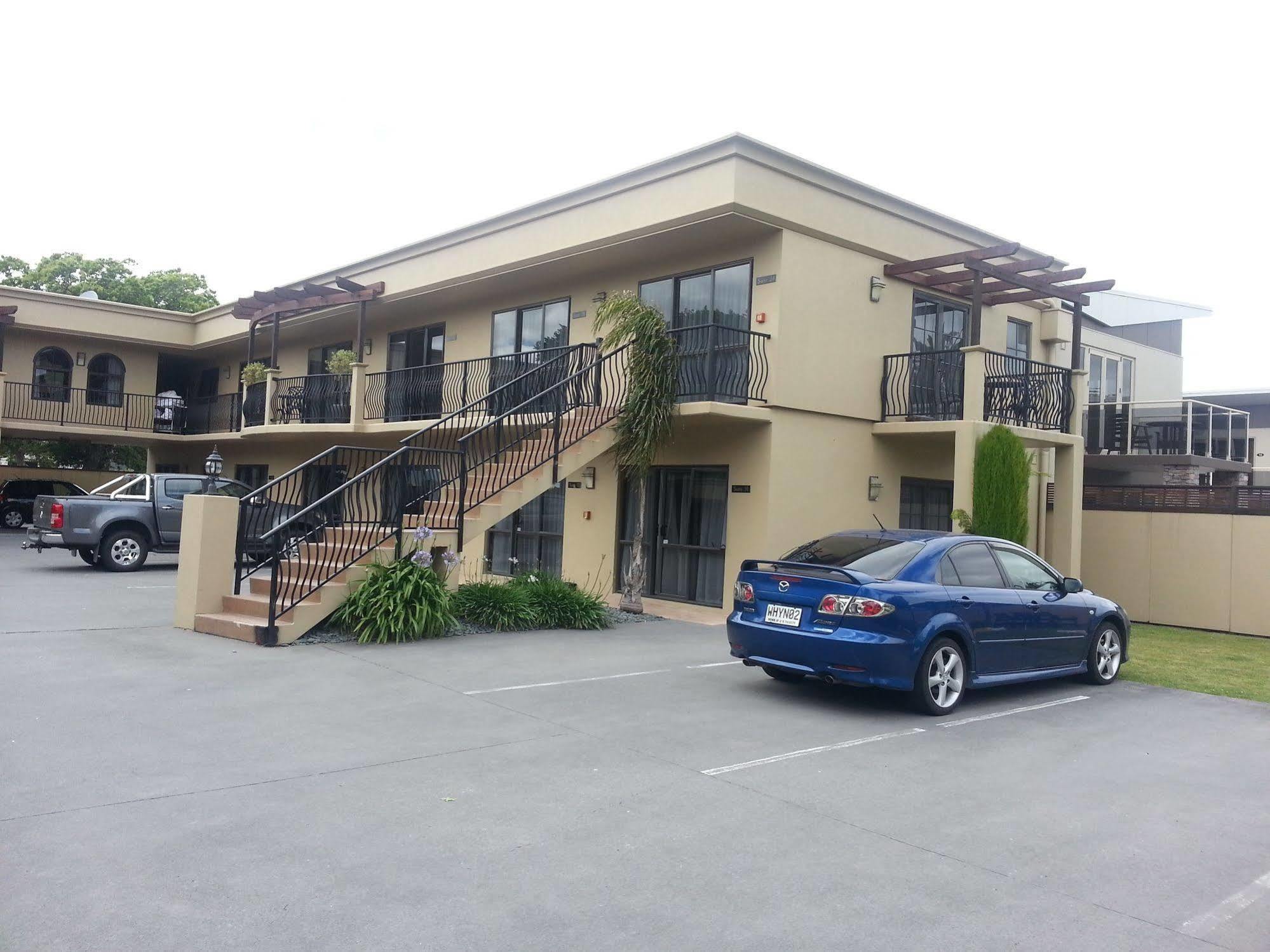 Stay 280 & Stay 284 Rotorua - Refurbished Modern Accommodation Екстериор снимка